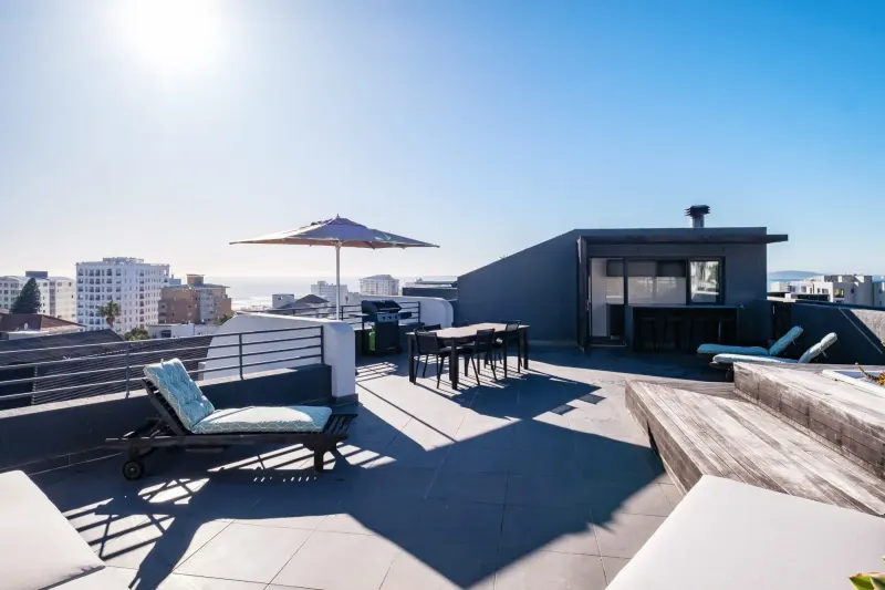 Penthouse on S in Three Anchor Bay – photo 30