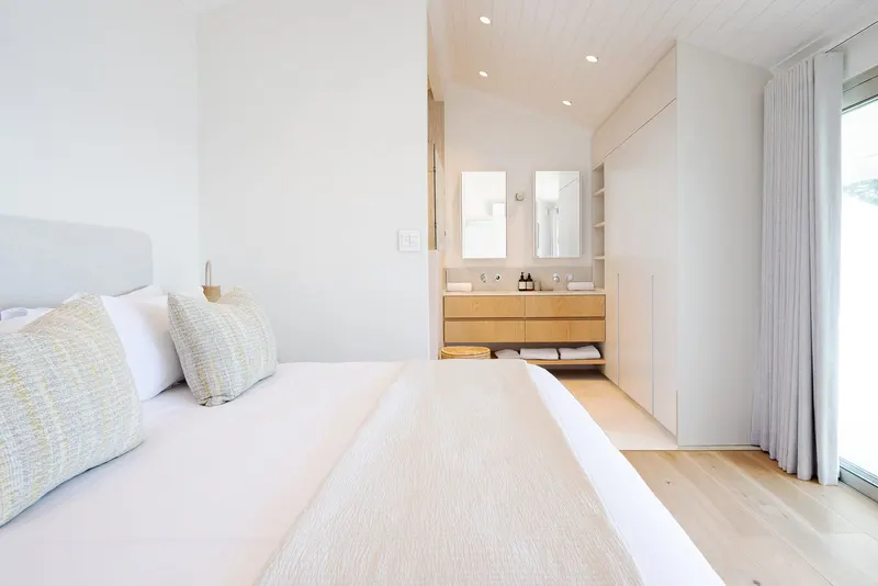 3rd Beach Bungalow in Clifton – photo 10