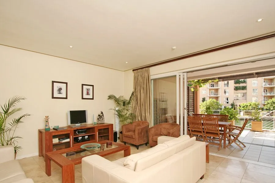 property_f5657a7f-7d84-488f-b0a3-426df384c2bd_8