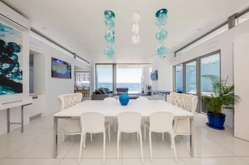 15 Views Penthouse in Camps Bay – photo 16