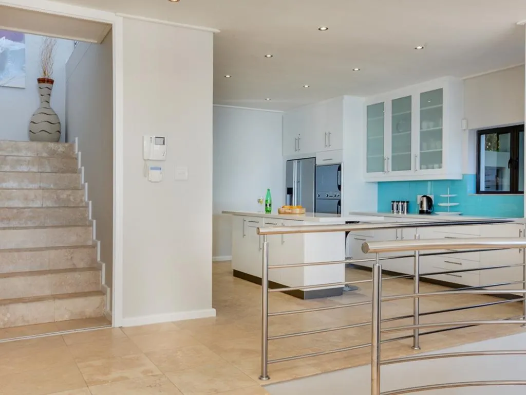 property_f61ecdca-424b-4ab9-94bd-7e990a6e6337_12