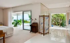 Rontree Avenue Villa in Bakoven – photo 2 thumbnail