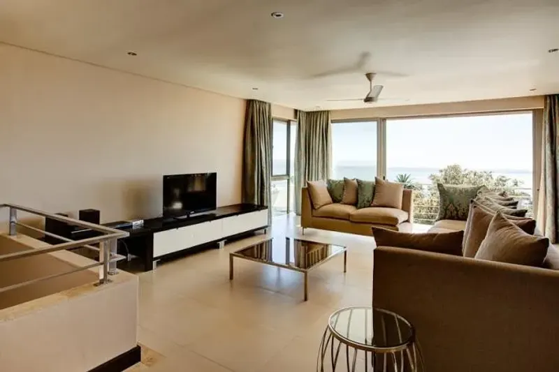 Ingleside Villa in Camps Bay – photo 1