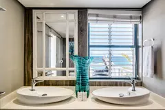 9 On Nautica in Camps Bay – photo 28 thumbnail