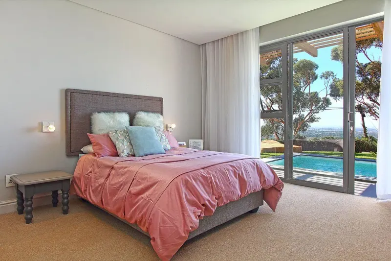 Constantia Zwaanswyk Villa in Steenberg Estate – photo 18