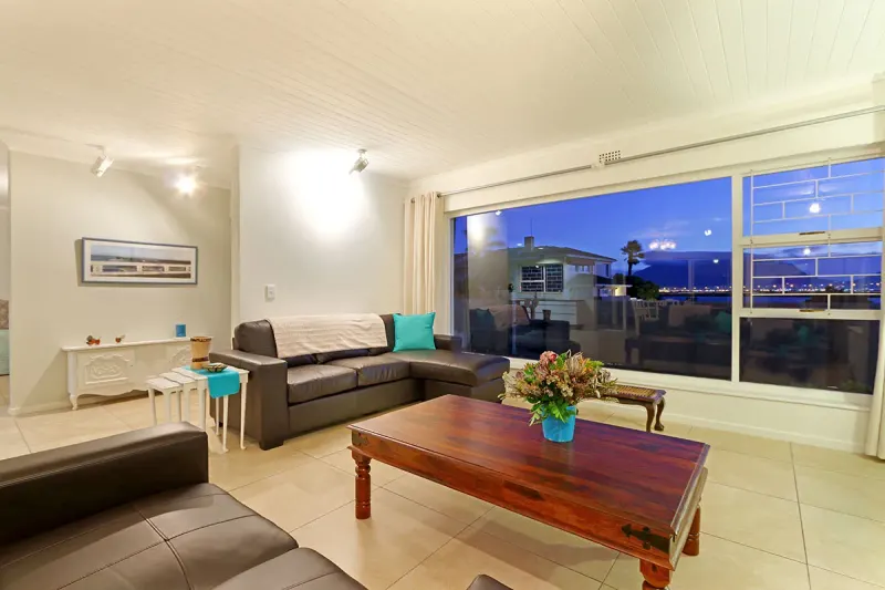Pentz Drive Villa in Flamingo Vlei – photo 10