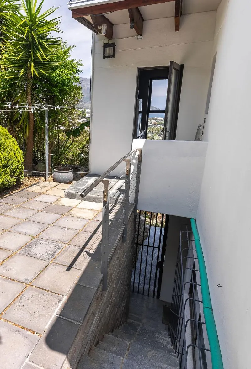 View Talay Apartment in Camps Bay – photo 27