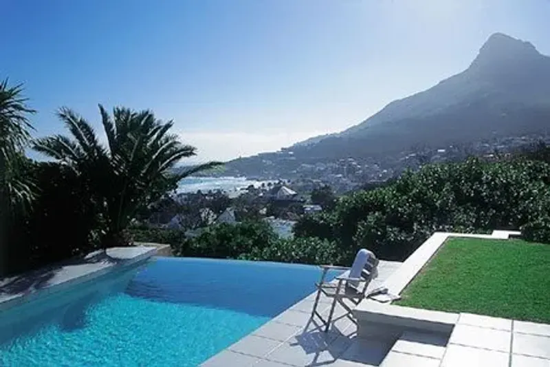 Lions View Main House in Camps Bay – photo 3