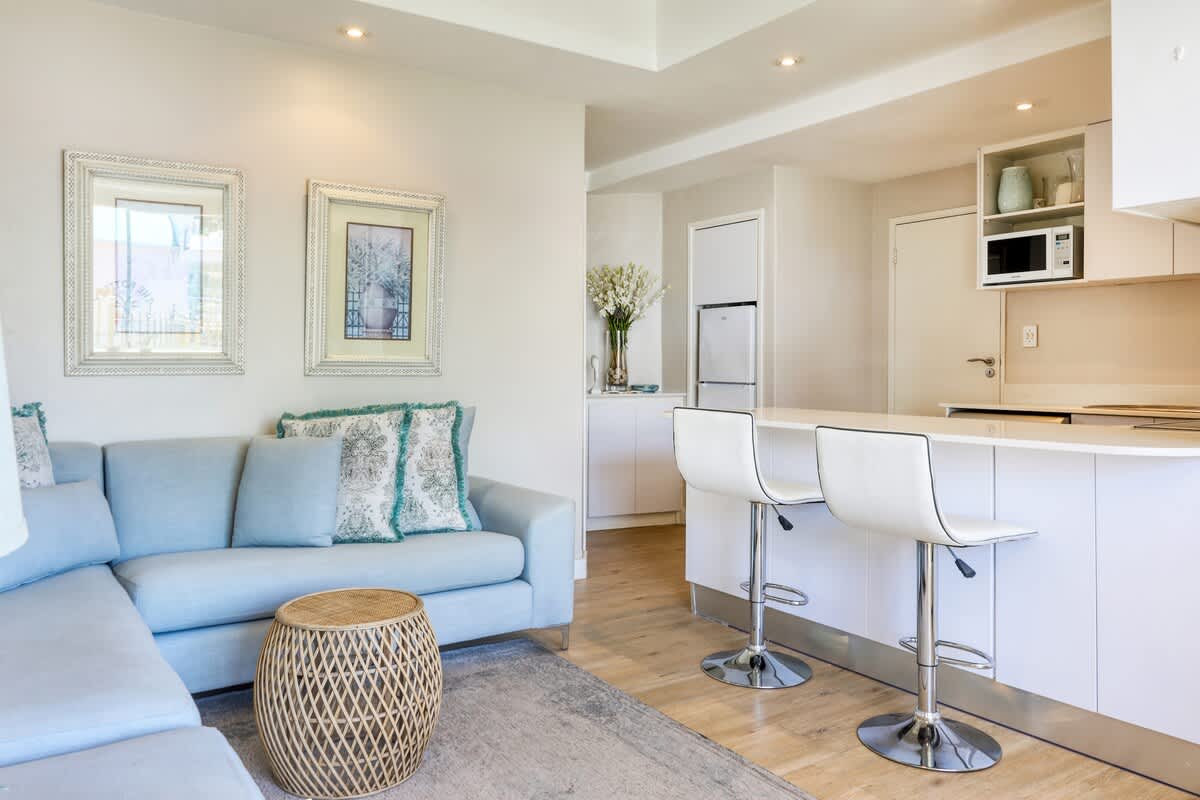 property_f7f7f4a1-66db-4ad9-abbd-8d1741c74635_6