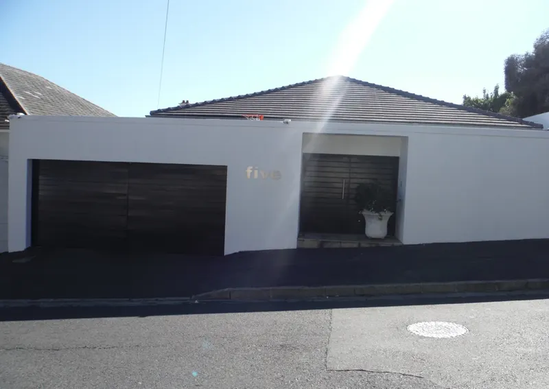 White House in Fresnaye – photo 1