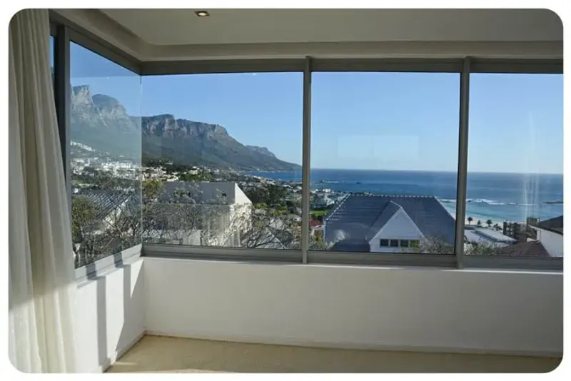 Ocean Vista in Camps Bay – photo 11