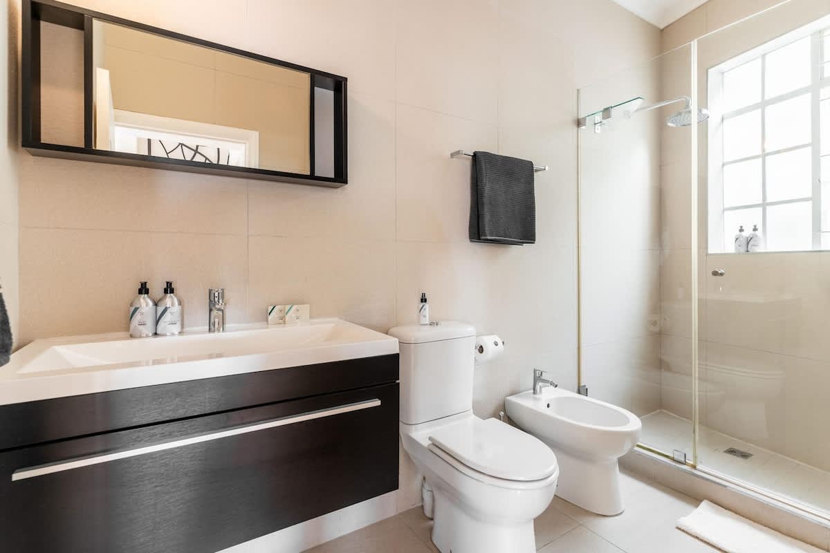 property_f8ccd356-53e8-448f-bf56-0e09bce4abbb_17