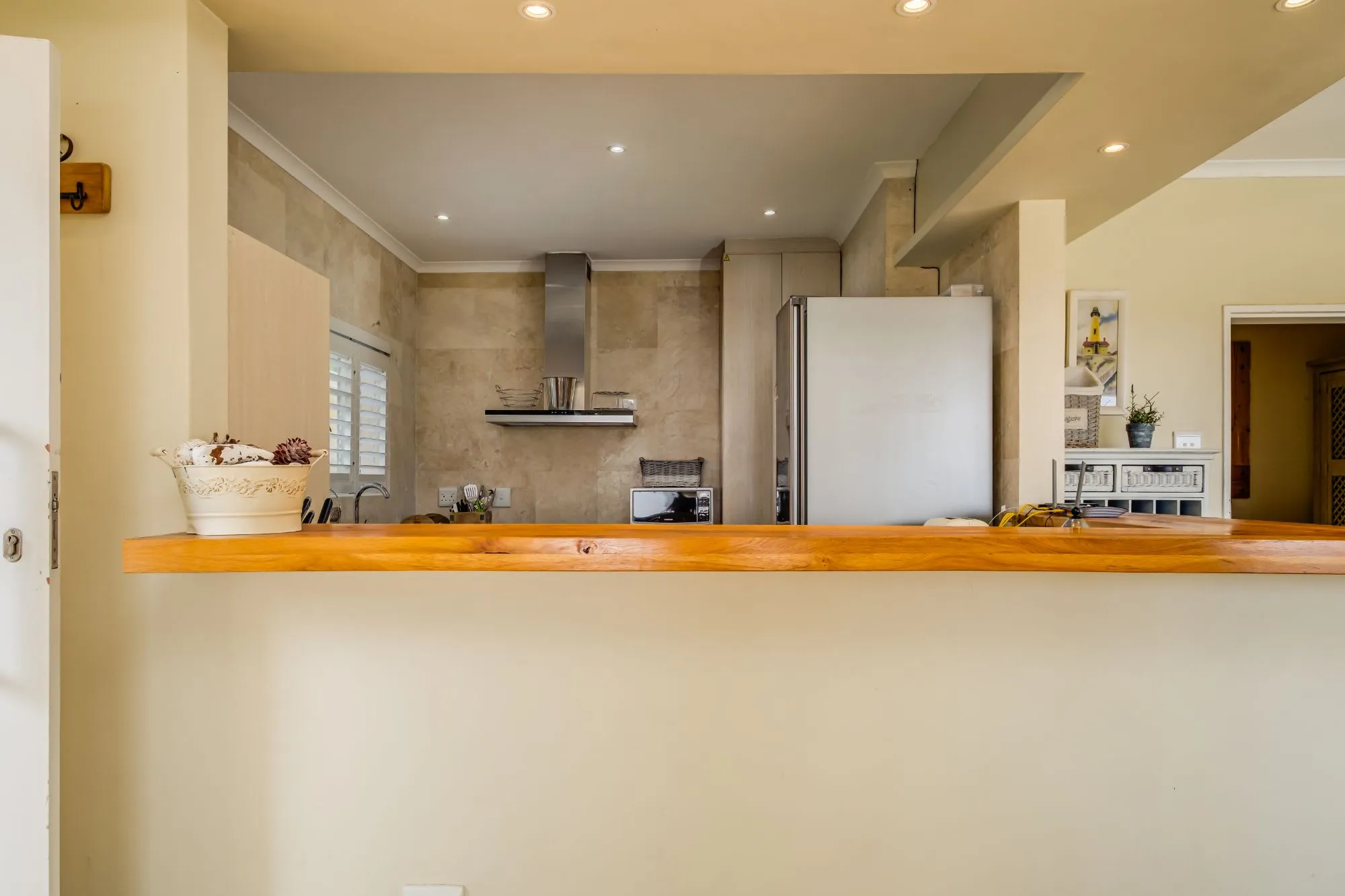 property_f98dc8d9-b776-457c-bdcb-093739e067aa_17