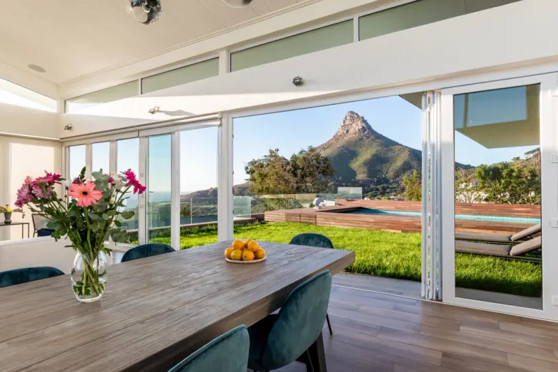Camps Bay Penthouse in Bakoven – photo 23