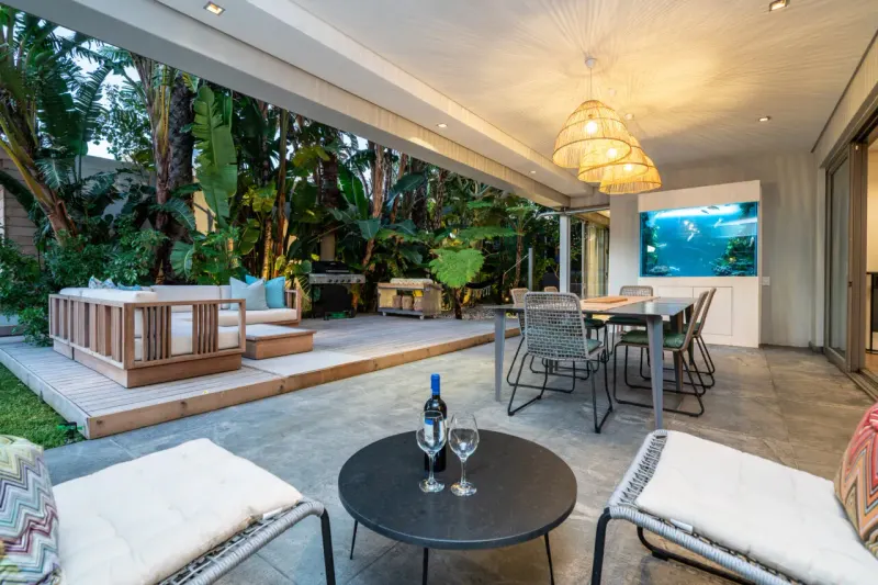 Amara Lincoln in Camps Bay – photo 21
