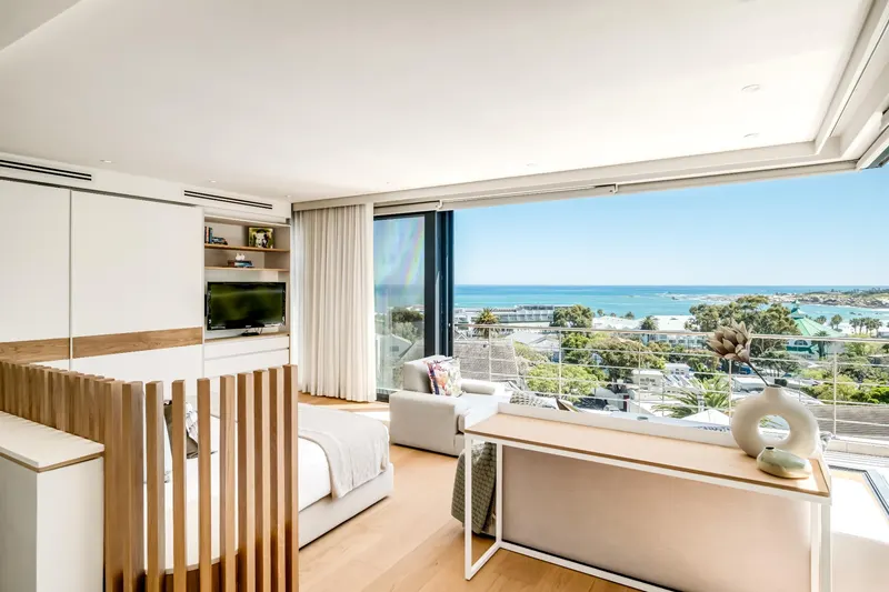 17 Geneva Drive in Camps Bay – photo 21