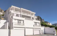 Camps Bay Views in Bakoven – photo 1 thumbnail