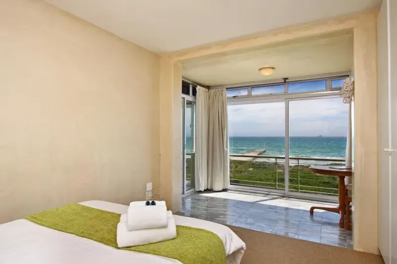 Leisure Bay 201 in Lagoon Beach – photo 4