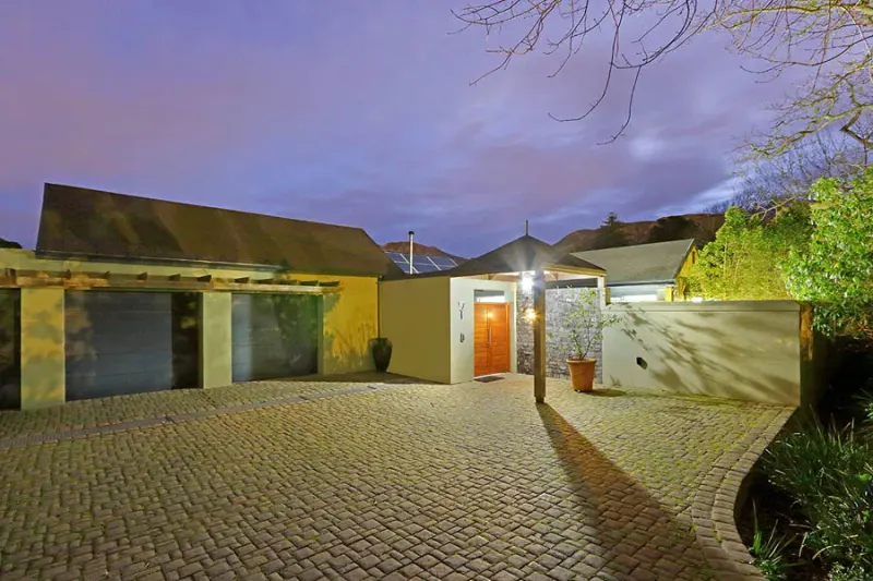 Constantia Holiday Home in Constantia Heights – photo 3