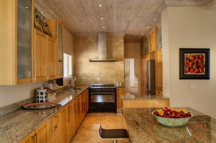 property_fc3ba12d-16d3-45d1-b530-ac152cee45aa_7