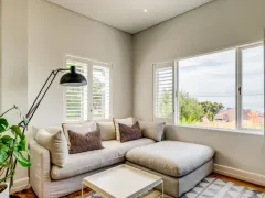Oranjezicht Home in Oranjezicht – photo 2 thumbnail