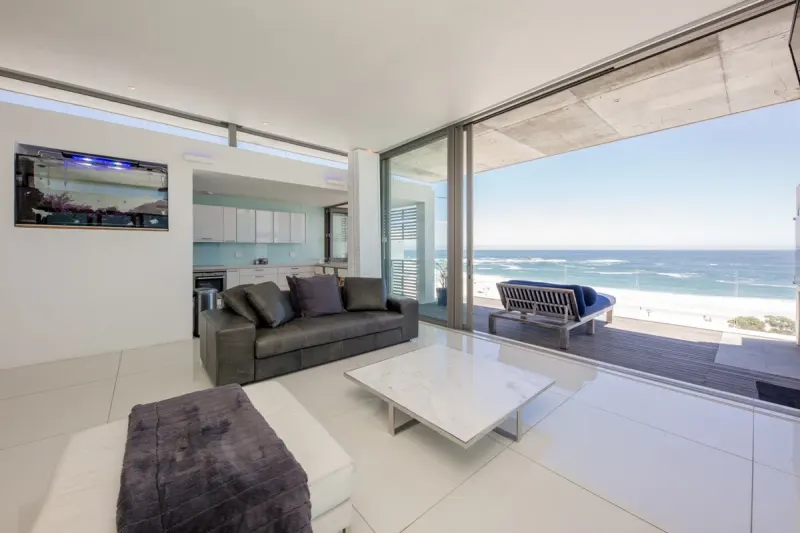 15 Views Penthouse in Camps Bay – photo 12