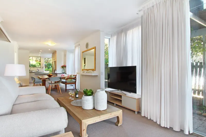 Glen Beach Vista House Lower Unit in Camps Bay – photo 12