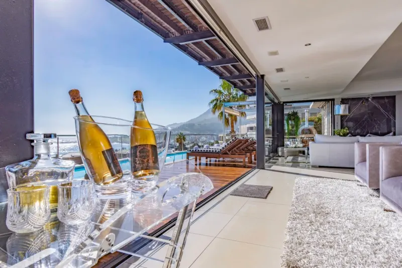 Camps Bay Drive Villa in Camps Bay – photo 2