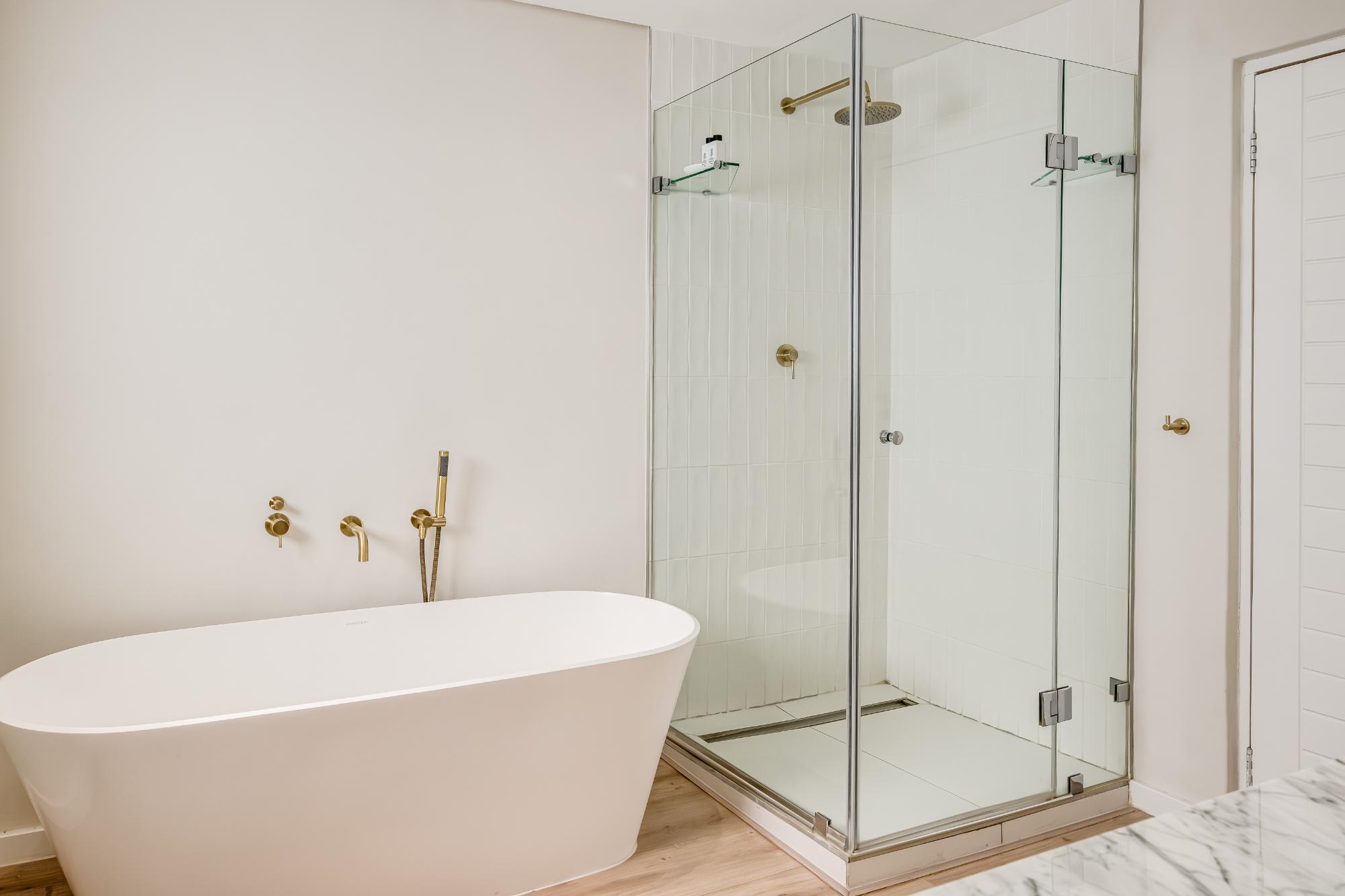 property_fcc5cbbe-9634-406e-81fc-e1a1220d5896_28