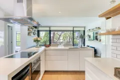 Soltera Glen Camps Bay Apartment in Camps Bay – photo 8 thumbnail