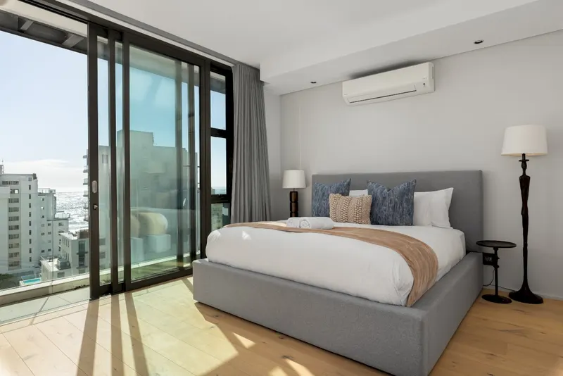 Sea Point Penthouse Retreat in Sea Point – photo 19