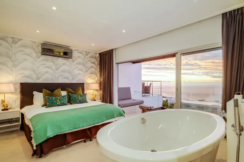 Malibu in camps bay – photo 10