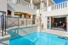 Ocean View Oasis - Camps Bay Loft with pool in Bakoven – photo 16 thumbnail
