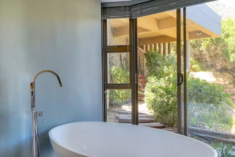 Camps Bay Retreat Villa in Bakoven – photo 10