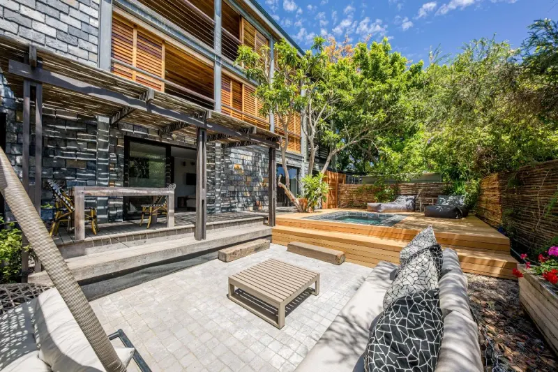 17 Geneva Lower in Camps Bay – photo 23