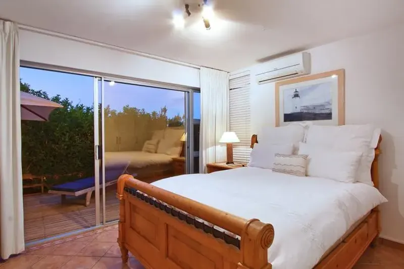 Avenue Bartholomew Villa in Fresnaye – photo 9
