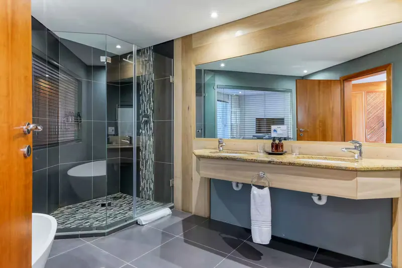 Camps Bay Retreat Villa in Bakoven – photo 5