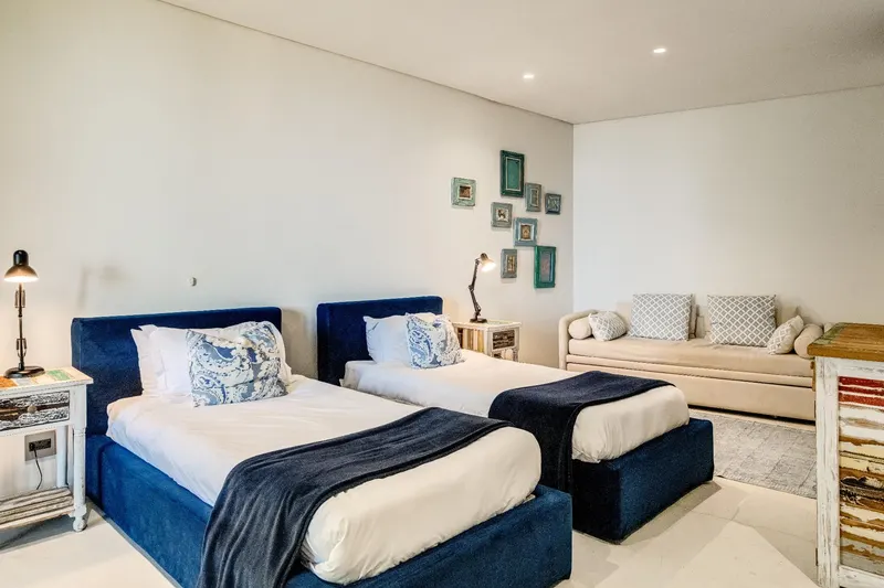 Coral Sea in camps bay – photo 33