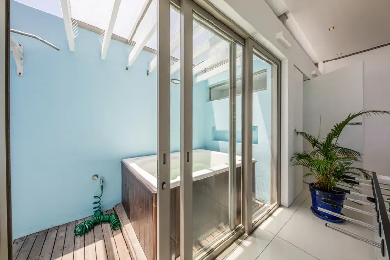 15 Views Penthouse in Camps Bay – photo 34