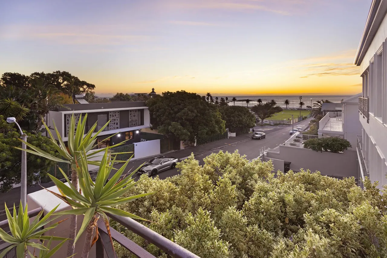 Beachy Villa in Camps Bay