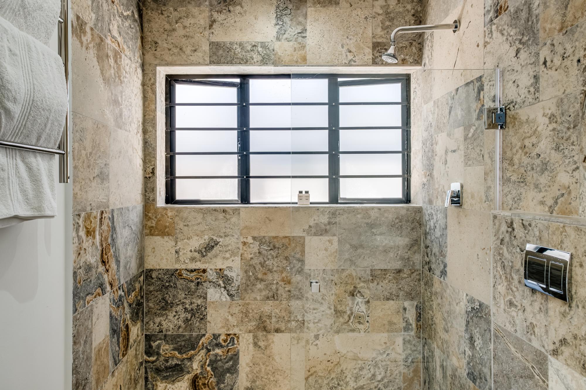 property_feb49258-0eec-4313-9fa9-c5ca866d4bd7_34