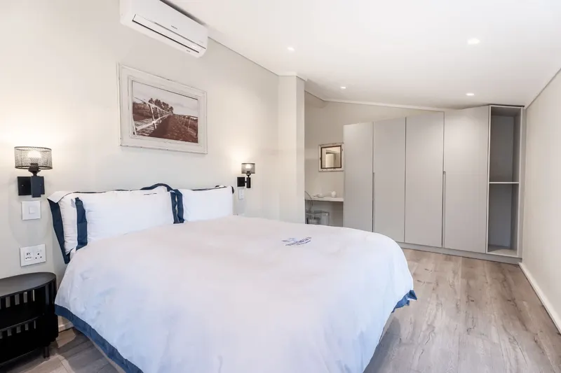 TWO VIEWS (CB155) in Camps Bay – photo 22