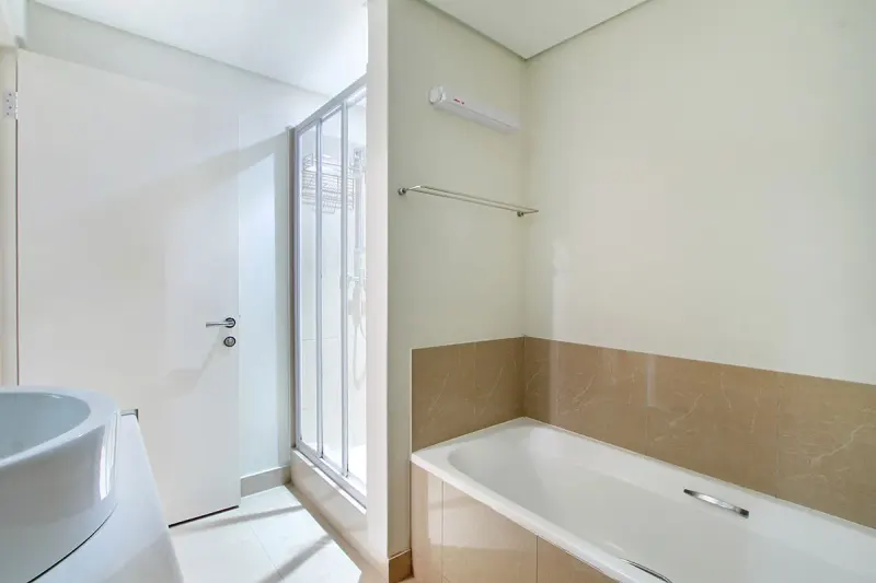 Horizon Bay 702 in Table View – photo 12