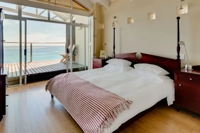 Camps Bay Beach Villa in Camps Bay – photo 12